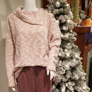 Blush Button detail Top